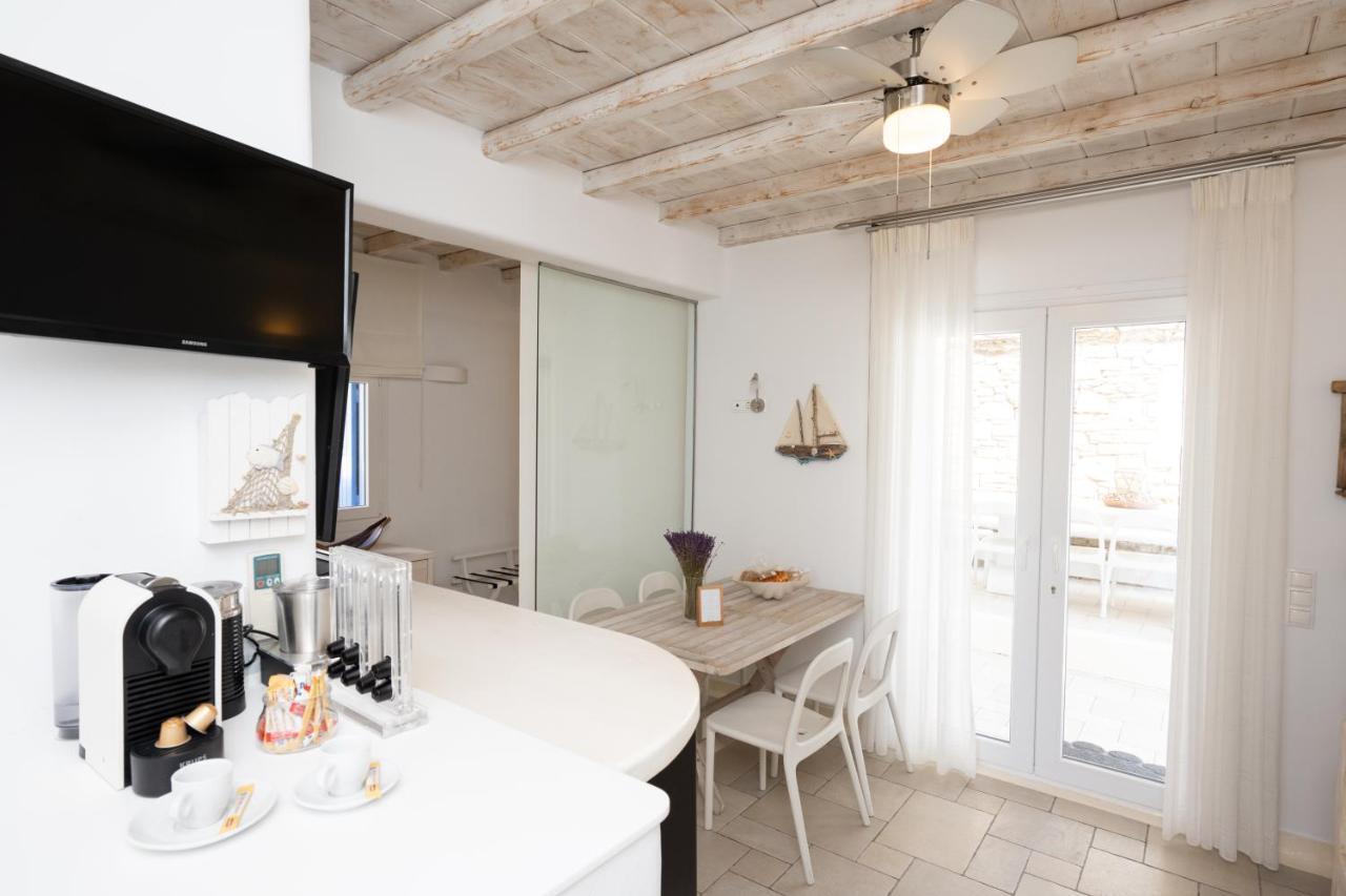 Blue, White And Grey Suites Ornos  Luaran gambar