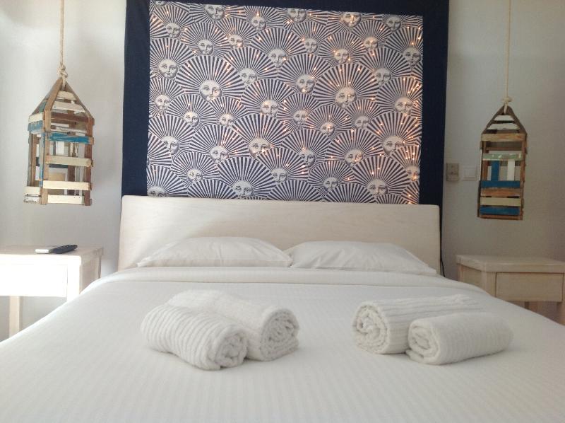 Blue, White And Grey Suites Ornos  Luaran gambar